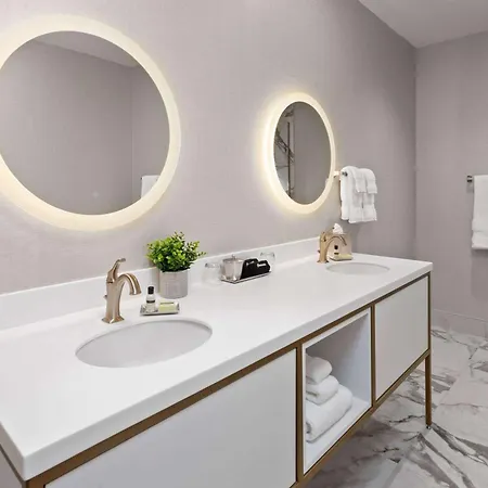 Legacy Hotel, Trademark Collection By Wyndham Green Bay Esterno foto